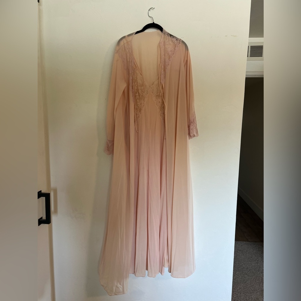 Vintage night gown and robe set
